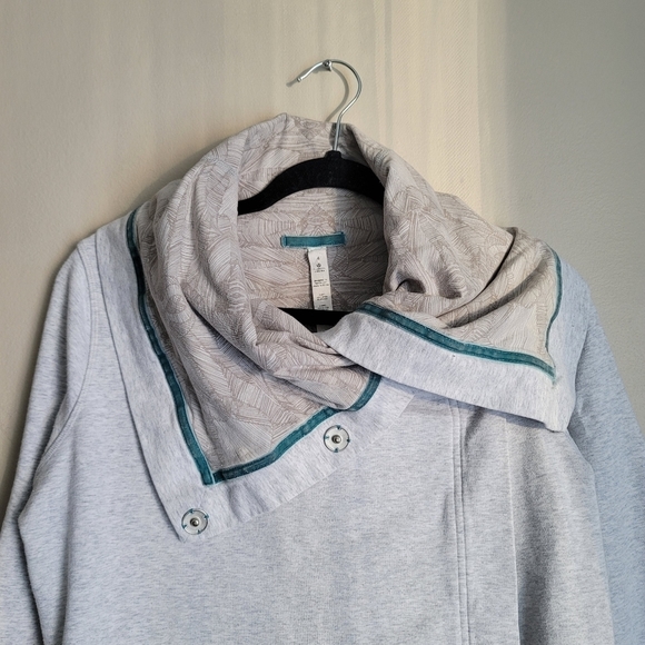 LULULEMON Athletica Savana Wrap Sweater Jacket Size 4 in Gray - Picture 5 of 12
